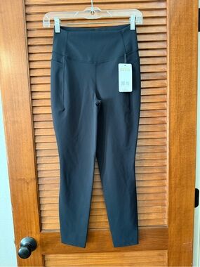 Glow mode NWT booty scrunch leggings